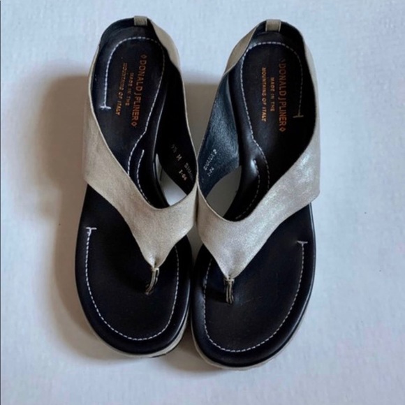 Donald J Pliner metallic shoes - Picture 4 of 6